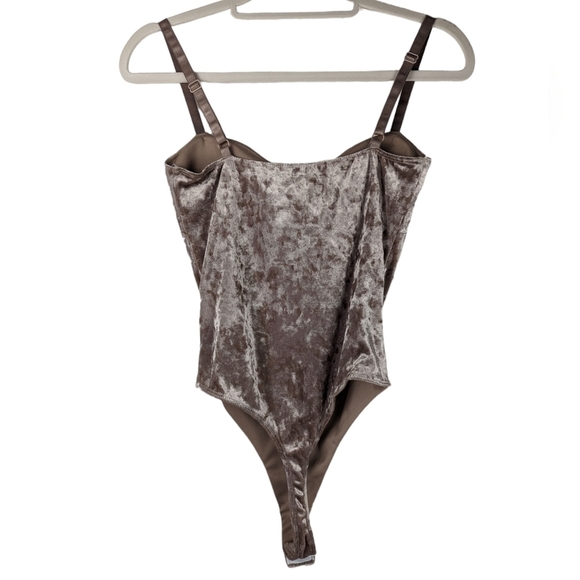 JLUXLABEL Crushed Velvet Bodysuit Taupe Nude Spaghetti Strap Size S - Picture 4 of 14